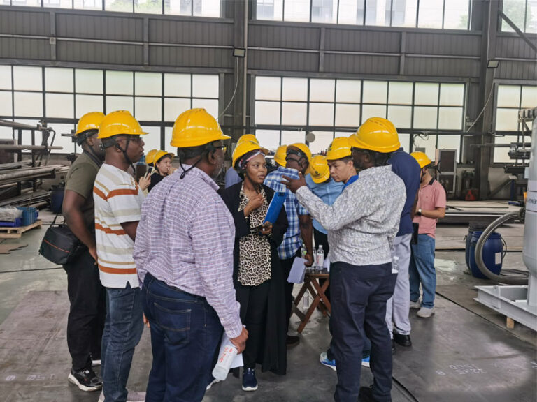 Nigerian Clients Complete In-Depth Inspection of Nitrogen Generator Unit ProjectNigerian Clients’ Visit to Yipu Energy Deepens Cooperation on Nitrogen Generator Unit Project